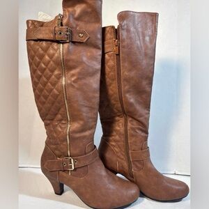 Forever Women’s Brown Knee-High Boots Size 10 Quilted look zippers and belts